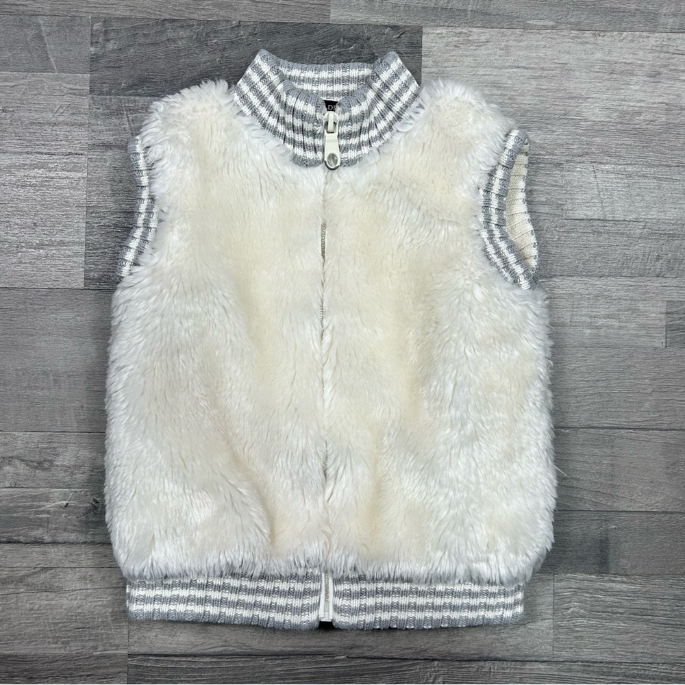 The Children's Place Toddler Girls Faux Fue Vest XS